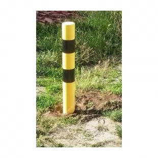 Słupek parkingowy blokujący U-12c | metalowy, 120(80) cm, do wkopania, drogowy, żółto-czarny